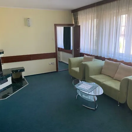 Polovny Dom Guest house *